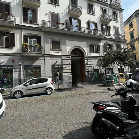 Adrian's Guests House * 那不勒斯